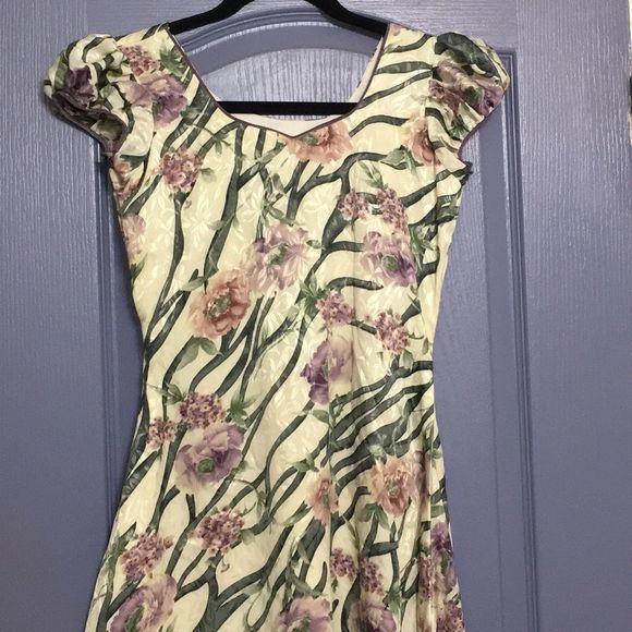 NWOT chudidhar with matching dupatta - Picture 3 of 7